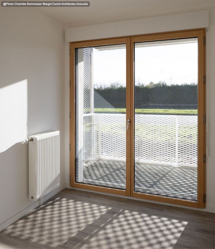 Immeuble de logement Valophis VOISINS LE BRETONNEUX (78) - Vue 2