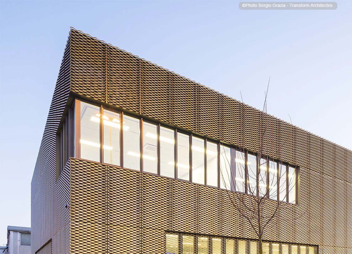 Comment s’intègre le métal déployé dans un projet de construction ?