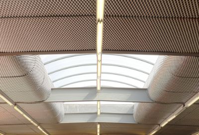 Plafond métallique